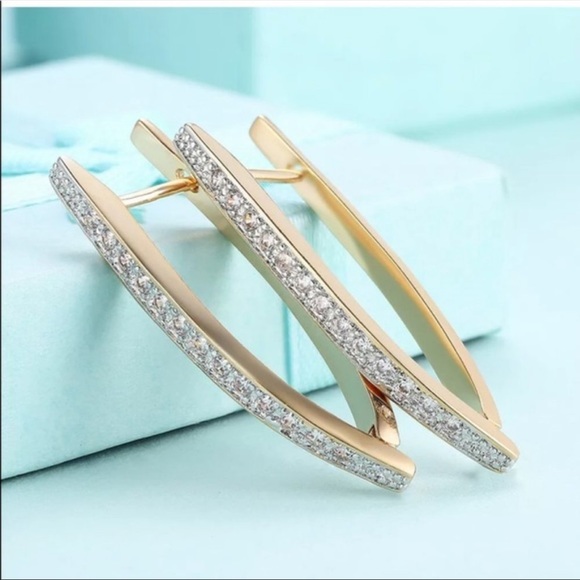 Jewelry - Women’s V shape Diamond 18K Yellow Gold Earrings